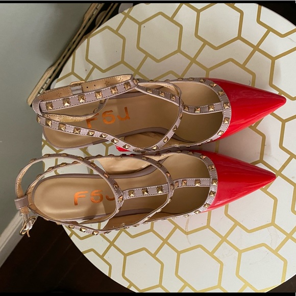 NWT red pump strap sandals with gold studs - Picture 4 of 8